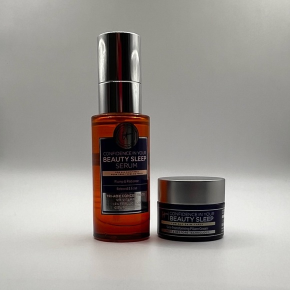 it Cosmetics 
BEST BEAUTY SLEEP EVER SKINCARE GIFT SET + LUXE MAKEUP BAG - Picture 9 of 10